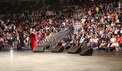 Kibariye, EXPO’21 Hatay’da uzun yıllar unutulmayacak bir konser verdi