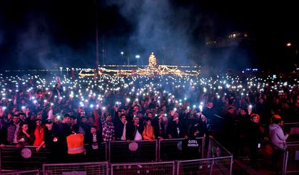 Mersinliler 2023’e ‘Yeni Yıl Sokak Partisi’ İle Girdi