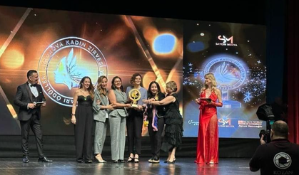 Türkiye Kadın Girişimciler Derneği 2. Çukurova Kadın Başarı Ödüllerinde Yılın Kadın STK ödülünü aldı.