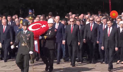 Erdoğan başkanlığındaki devlet erkanı, Anıtkabir'i ziyaret etti.
