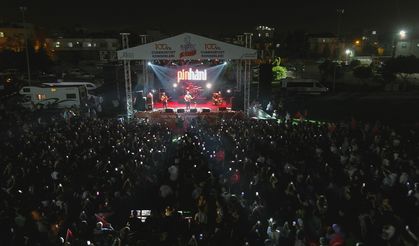 Adanalılar Pinhani konseriyle coştu, Cumhuriyeti kutladı