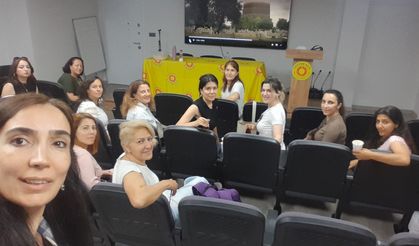 KESK Adana Kadın Meclisi’nden Etkileyici Gösterim: “Kadının Fendi”yle Mücadeleye Perde Açtılar