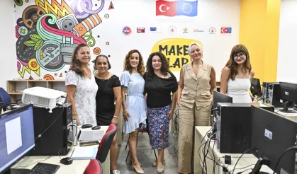 Antalya Muratpaşa’dan kadınlara dijital çağ eğitimi
