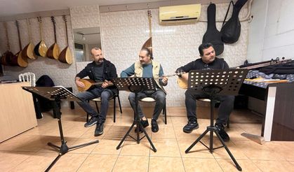 Adana’da Yeni Bir Nefes: Cem Bağlama Topluluğu Türküleri Geleceğe Taşıyor