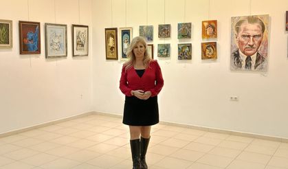 Adana’da “2025'e Veda 2026'ya Hoş Geldin Yeni Yıl Sergisi” açıldı