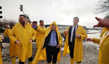 YÜREĞİR BELEDİYESİ’NDEN KRİZ MASASI BAŞKAN ALİ DEMİRÇALI: “SABAHA KADAR NÖBETTEYİZ”