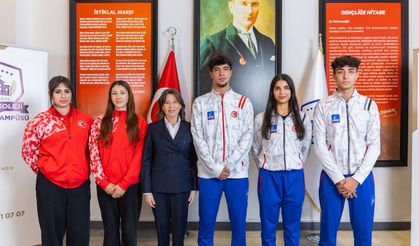 Filiz Kepme, İstanbul Lider Koleji'nin Altın Madalyalı Milli Sporcularını Kutladı