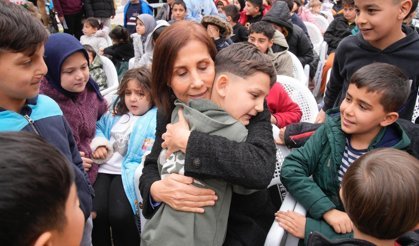 Oya Tekin; "Gülüşünüz hiç solmasın, çünkü Cumhuriyet en çok sizin neşenize emanet.”
