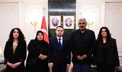 Bakan Gürlek, Rojin Kabaiş’in Ailesiyle Görüştü: “Dosyanın Sonuna Kadar Üzerine Gideceğiz”