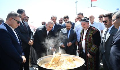 Sarıçam Belediyesi, Malazgirt Zaferi’nin 955. yıl dönümü dolayısıyla Ahlat’ta düzenlenen etkinliklerde sergi açtı
