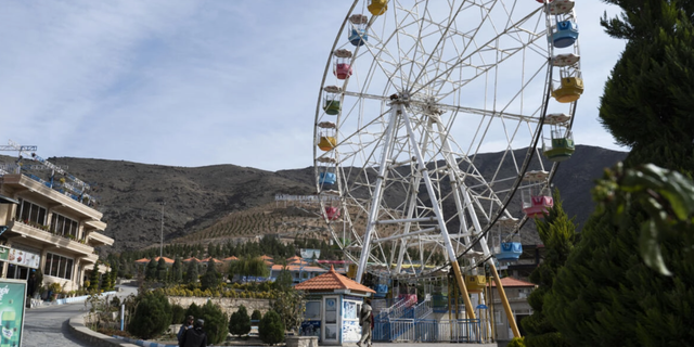 Afgan kadınlarının halka açık parklara ve lunaparklara girmesi yasaklandı