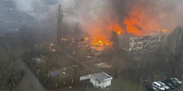 Ukrayna içişleri bakanı, Kiev dışında düşen helikopterde 18 kişi öldü