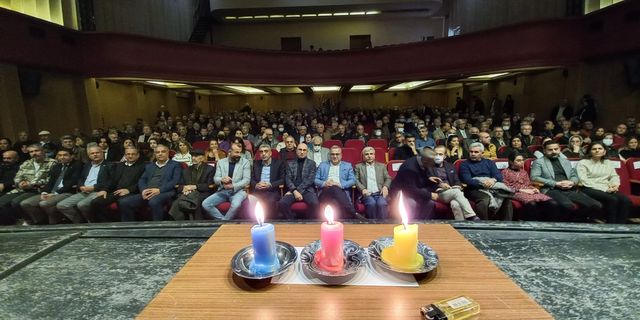 “Şeyh Bedreddin ve Alevilik” Panelinde Derin ve Bülbül Karanlık Tarihe Işık Tuttular