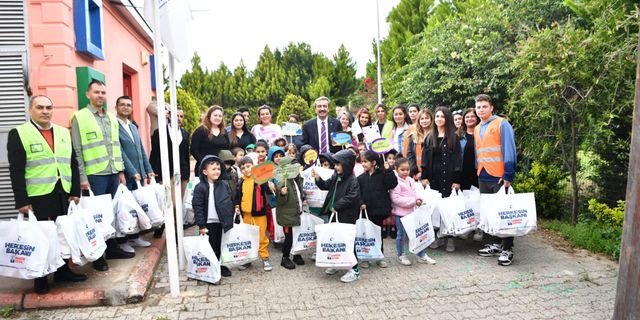 Çukurovalı çocuklar depremzede arkadaşlarına oyuncak gönderdi