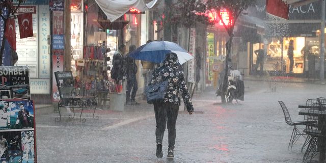Doğu Akdeniz, Doğu Anadolu ve Güneydoğu Anadolu'nun doğusunda kuvvetli yağış bekleniyor.