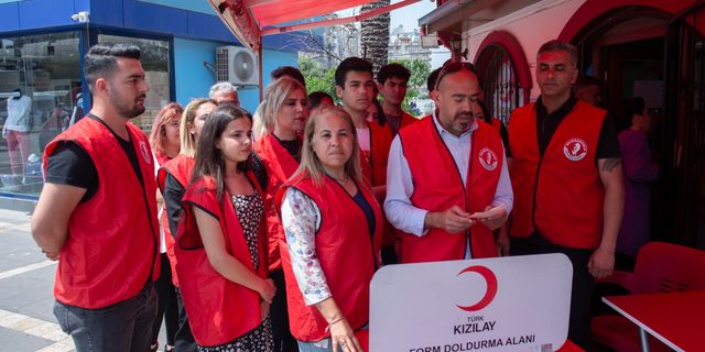 Kılıçdaroğlu Gönüllüleri’nden   Kızılay’a kan bağışı