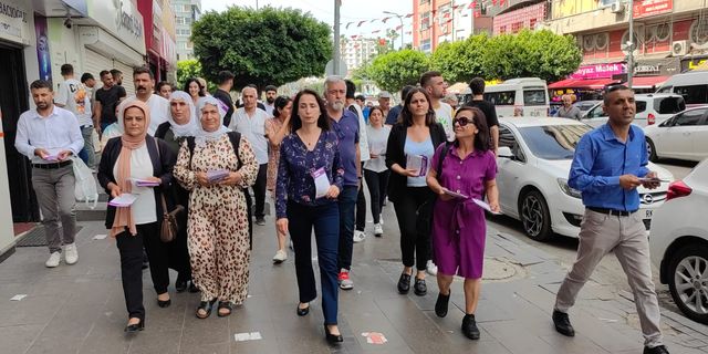 HDP ve Yeşil Sol Parti Adana'da Dağıttıkları Bildiride; "Tek Adamı Gönder" dedi