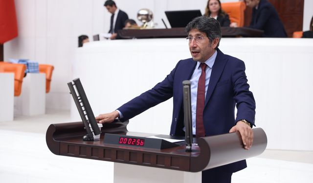 Milletvekili Bozan Bakan Uraloğlu’na sordu: Mersinlilerin beklediği havaalanı ne zaman açılacak?
