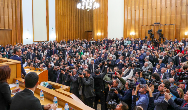 CHP'de Tüzük Kurultayı Ertelendi. Adaylar için Temayül Yoklaması ya da Anket gündemde