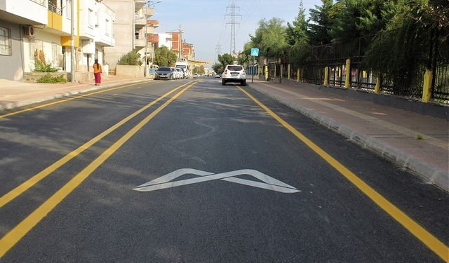 BÜYÜKŞEHİR YOL YAPIM EKİPLERİ HER İLÇEDE ÇALIŞIYOR