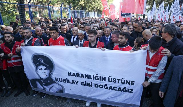 Özgür Özel "Derviş Mehmet karşısındaki Kubilay'ın cesareti, iradesi, vatana bağlılığı hepimize örnek olmalıdır."