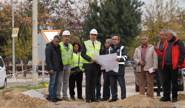 Başkan Zeydan Karalar, şantiyeye çevirdiği Adana’da, halka hizmetin çerçevesini genişletiyor.