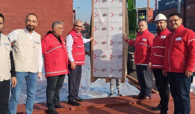 KIZILAY'IN YARDIMLARINI GAZZE’YE TAŞIYAN GEMİ MERSİN LİMANI’NDAN UĞURLANDI