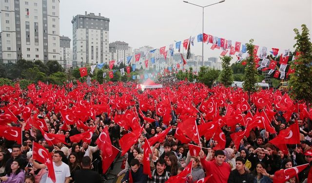 KÜÇÜKÇEKMECE SAHNELERİ, 4,5 YILDA 1 MİLYONU AŞKIN İZLEYİCİ AĞIRLADI