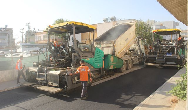 BÜYÜKŞEHİR YOL YAPIM EKİPLERİ, YENİŞEHİR VE TOROSLAR İLÇESİNDE ÇALIŞMA YAPTI