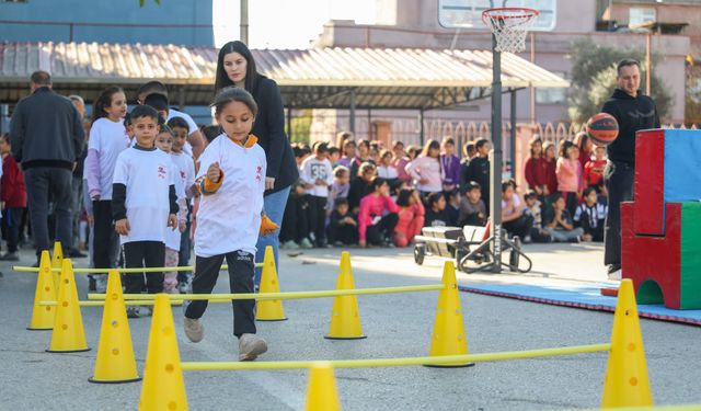 BÜYÜKŞEHİR’İN SPORBÜS’Ü BU KEZ DE TARSUSLU ÇOCUKLAR İÇİN YOLA ÇIKTI