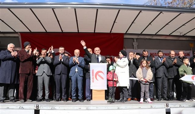 Çay’dan miting gibi ilçe başkanlığı açılışı