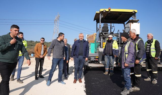 Ceyhan Sarımazı’da istinat duvarı yapılıyor, 19 km’lik yol yenileniyor