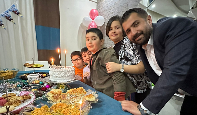 CHP Kars İl Başkanı Onur Uludaşdemir, Çocuklara aydınlık bir Türkiye bırakmalıyız