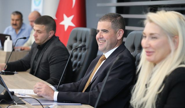 Mezitli Belediye Başkanı Ahmet Serkan Tuncer, ilk meclis toplantısını gerçekleştirdi.