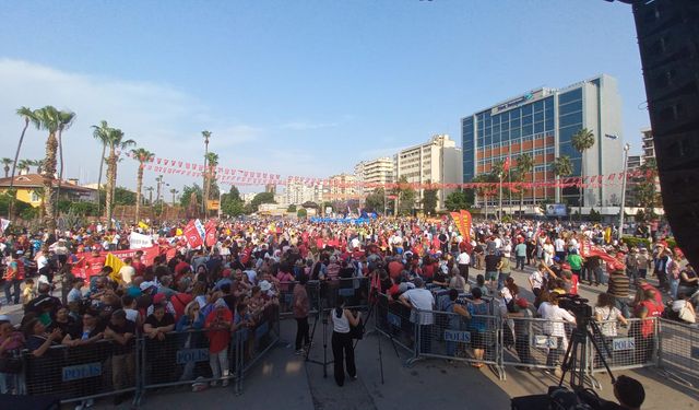 2024 1 Mayıs'ı Adana'da Onbinlerin Katılımı İle Biraz Gergin, Fazlaca Coşkulu Geçti