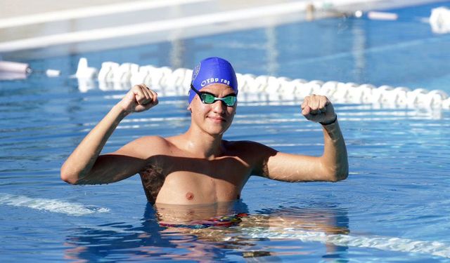 Fenerbahçeli milli yüzücü Kuzey Tunçelli 16 yaşında Avrupa Şampiyonu oldu
