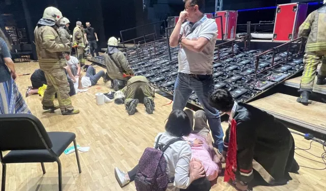 Cemal Reşit Rey Konser Salonu'nda Dijital Pano Devrildi: 3 Kişi Yaralandı