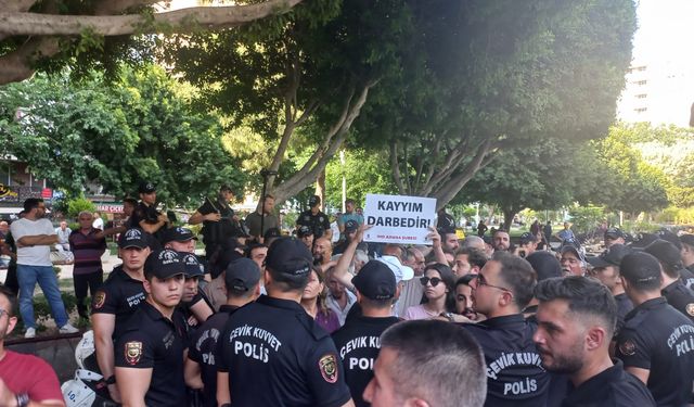 İHD Adana Şubesi, “Toplumsal Barış İçin Halk İradesine Saygı Gösterilsin!” demek istedi polis müdahale etti
