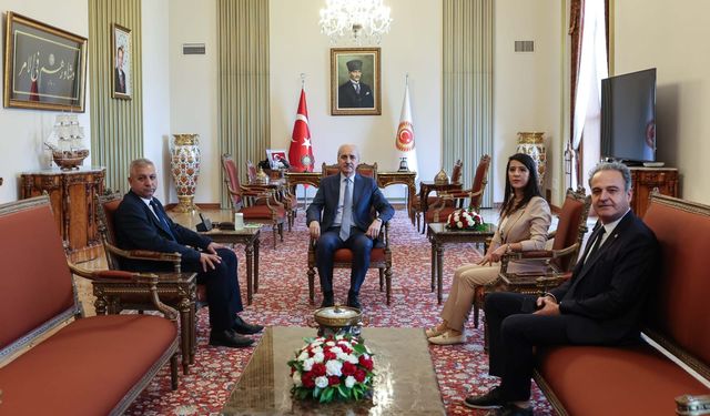 Meclis Başkanı Numan Kurtulmuş, Anayasa değişikliği gündemiyle EMEP heyetiyle görüştü.