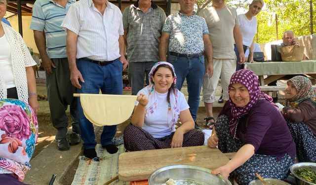 Adana Ak Parti Milletvekili Sunay Karamık, Pozantı Fındıklı Köyü'nde Akrabalarıyla Buluştu