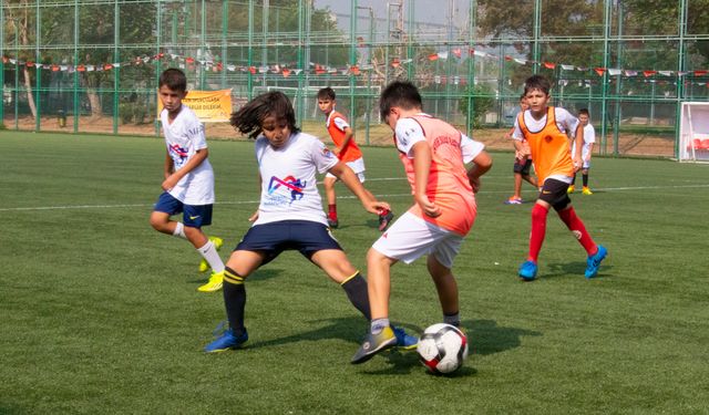 Büyükşehir’in Futbol Kursları Geleceğin Futbolcularını Yetiştiriyor