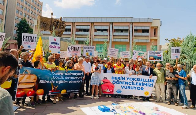 Eğitim Hakkı Platformu'ndan Milli Eğitim Bakanlığı Önünde Protesto: "Bir Çanta Kaç Liraya Doluyor!"