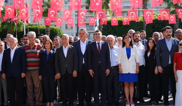 Adana'da, Cumhuriyet Halk Partisi'nin 101. Yılı Coşkuyla Kutlandı