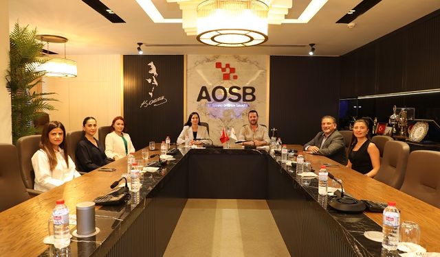 AOSB Kadın Sanayiciler Platformu, üyelerini Sürdürülebilirlik İletişimi Uzmanı Dr. Sertaç Doğanay ile buluşturdu.