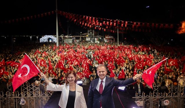 BAŞKAN SEÇER, CUMHURİYET BAYRAMI COŞKUSUNU MERSİNLİLERLE TEK YÜREK KUTLADI