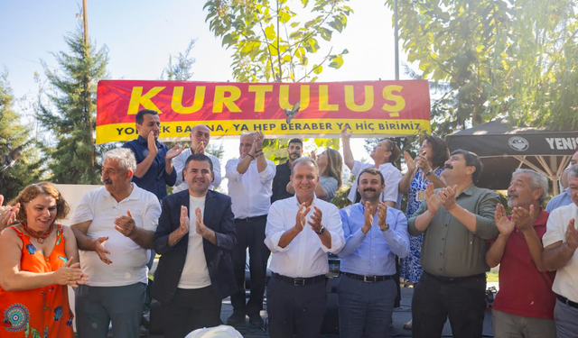 Seçer, Mersin Dayanışma Platformu tarafından düzenlenen ‘Geleneksel Pilav Kavurma Günü’ etkinliğine katıldı