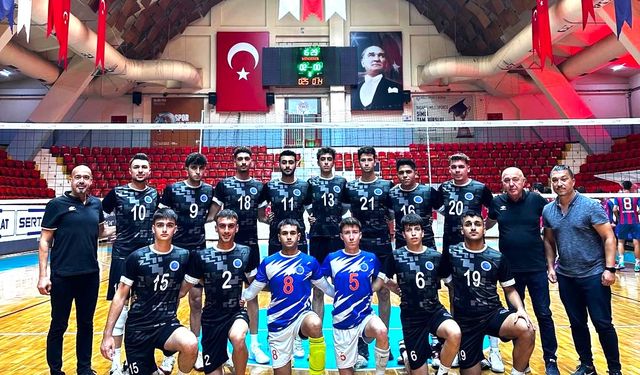 SEYHANLI ERKEK VOLEYBOLCULARDA GALİBİYET SEVİNCİ