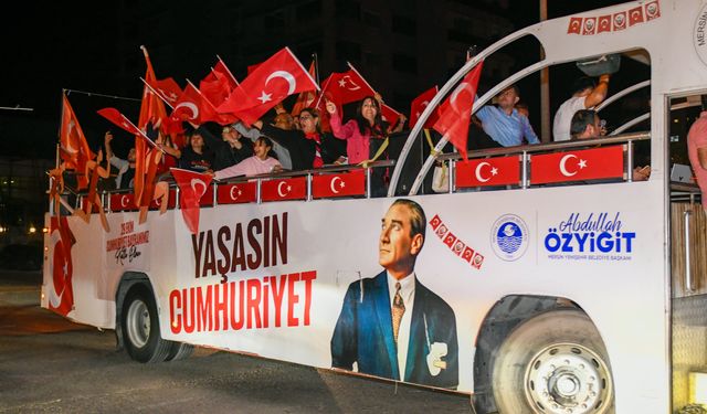 Yenişehir Belediyesi Cumhuriyet Korteji düzenledi