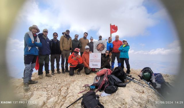 Adanalı dağcılar zirve tanımıyor