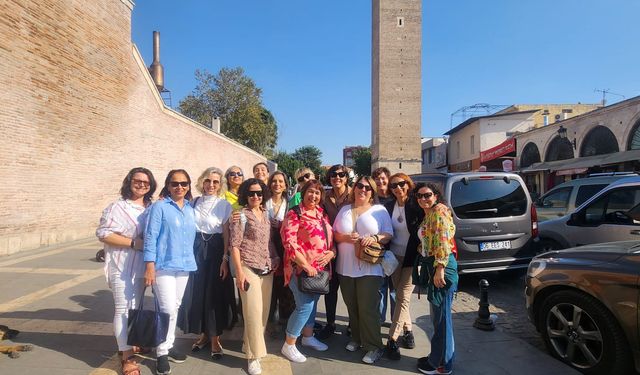 Polonyalı anneler Adana şalvarı giydi, Adana türküsü söyledi